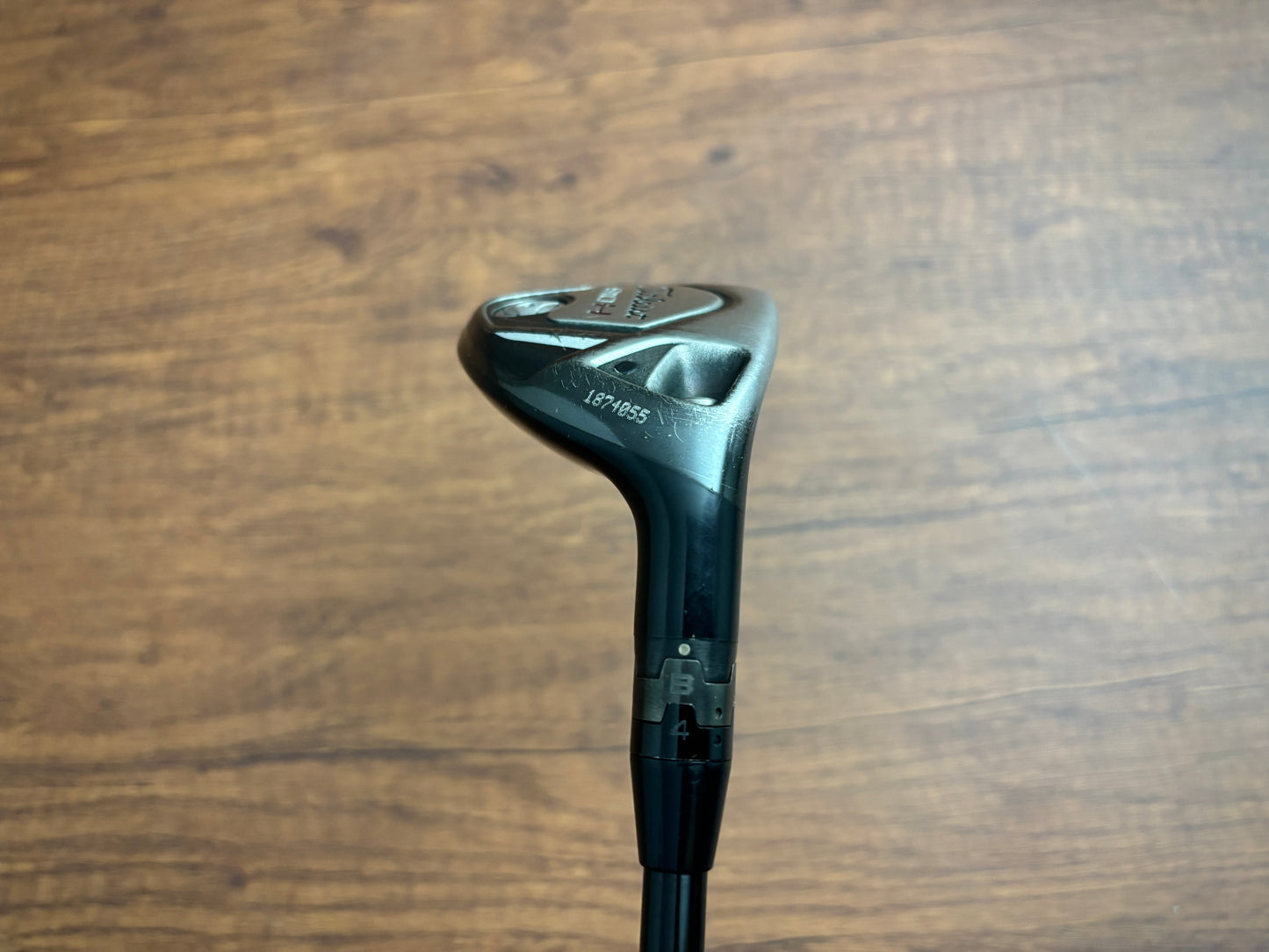 Titleist 910H Hybrid 19* / Stiff