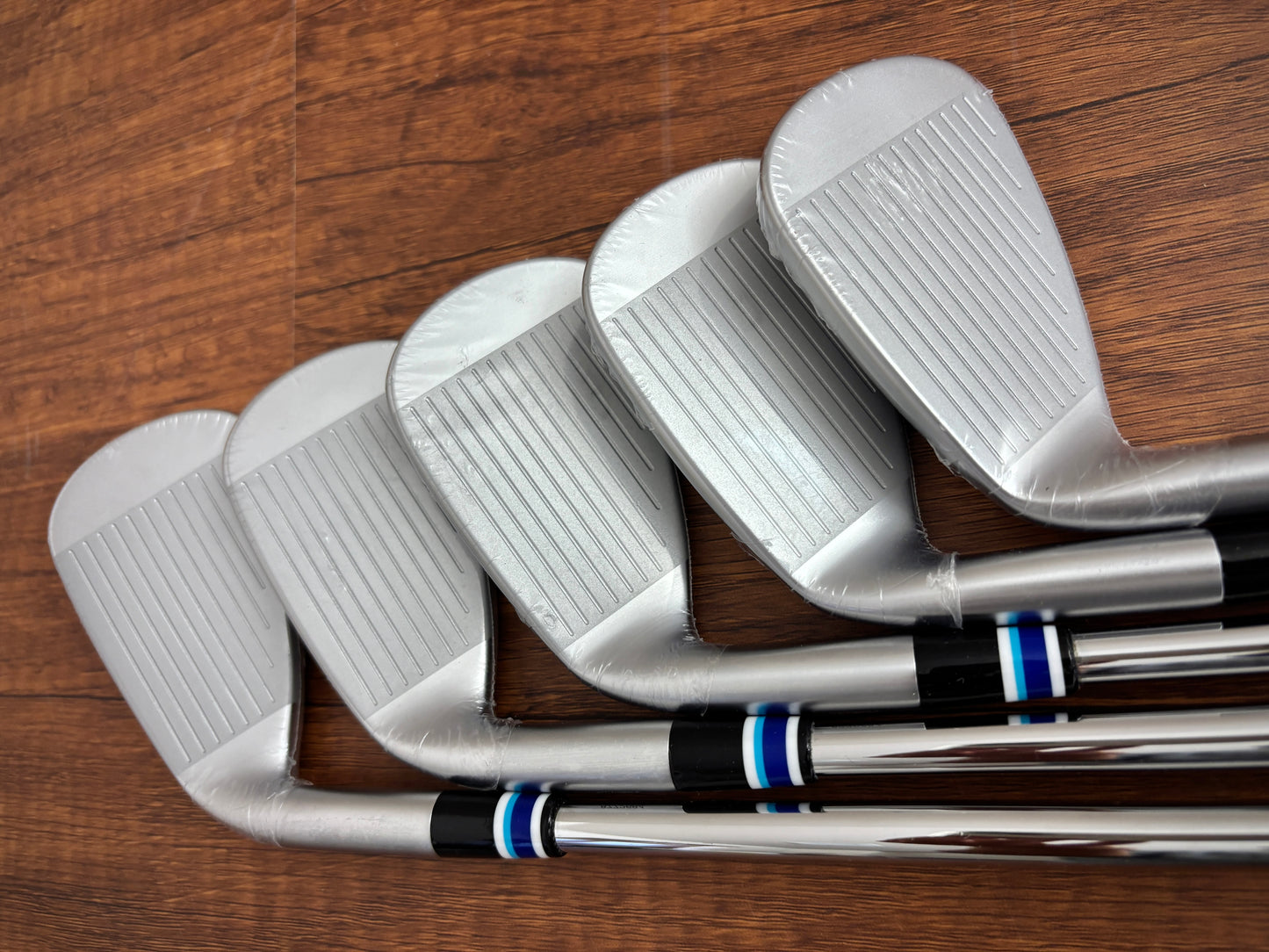 (+1.5") *NEW IN PLASTIC* Mizuno JPX 925 Hot Metal Iron Set 6-PW / Dynamic Gold S300 Stiff