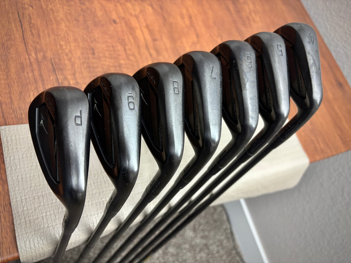 Mizuno JPX 925 Forged Black Iron Set 4-PW / Dynamic Gold S400 Stiff