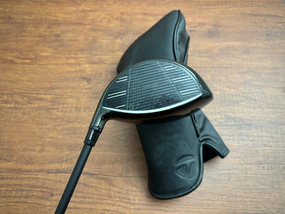 Taylormade Qi4D Shadowfall Driver 9* + headcover / Stiff