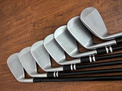 Taylormade P790 '25 Iron Set 4-PW / Stiff Graphite Shafts
