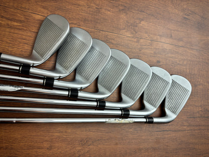 (Left-handed) Taylormade Rocketbladez Iron Set 4-PW / Stiff Shafts