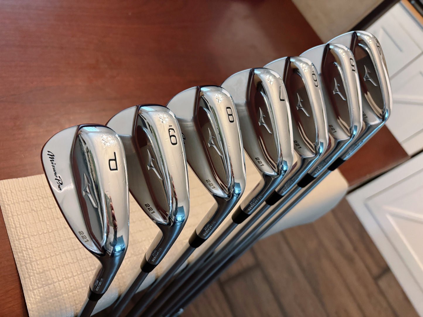 Mizuno Pro 221 Iron Set 4-PW / Project X LS 6.0 Stiff