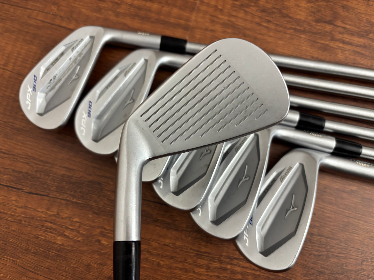 Mizuno JPX 900 Tour Iron Set 4-PW / KBS Tour 125 Stiff+