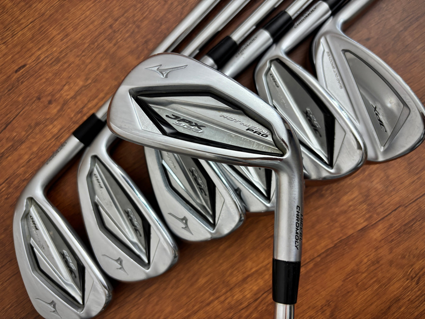 Mizuno JPX 923 Hot Metal Pro Iron Set 5-GW / Dynamic Gold 105 S300 Stiff