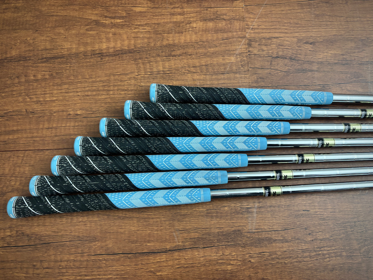 (Left-handed) Taylormade P790 '25 Iron Set 4-PW / Dynamic Gold X100 X-Stiff