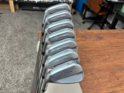 (Left-handed) *NEW IN PLASTIC Titleist T100 '25 Forged Iron Set 4-PW / NS Pro 105 X-Stiff