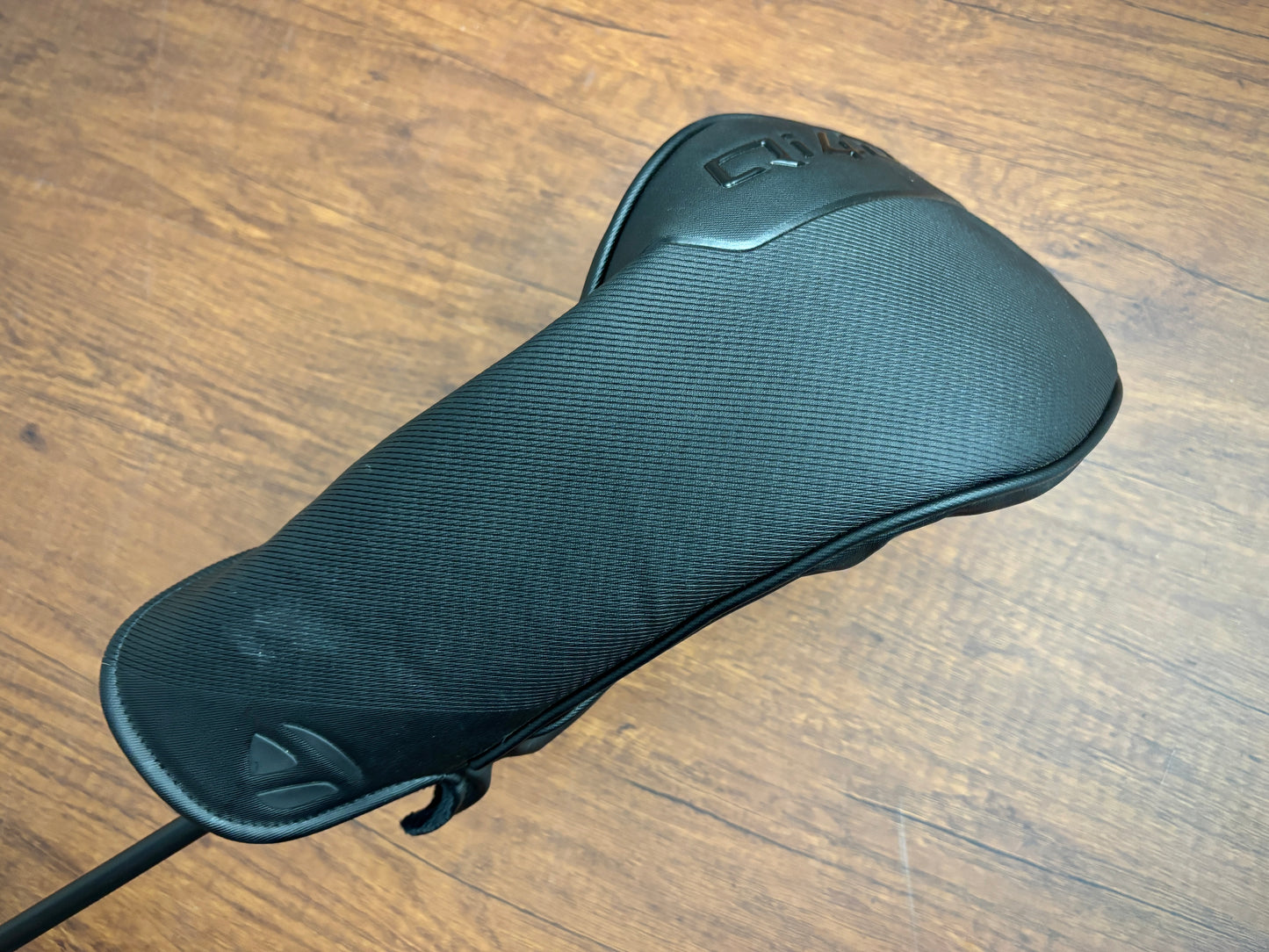 Taylormade Qi4D Shadowfall Driver 9* + headcover / Stiff