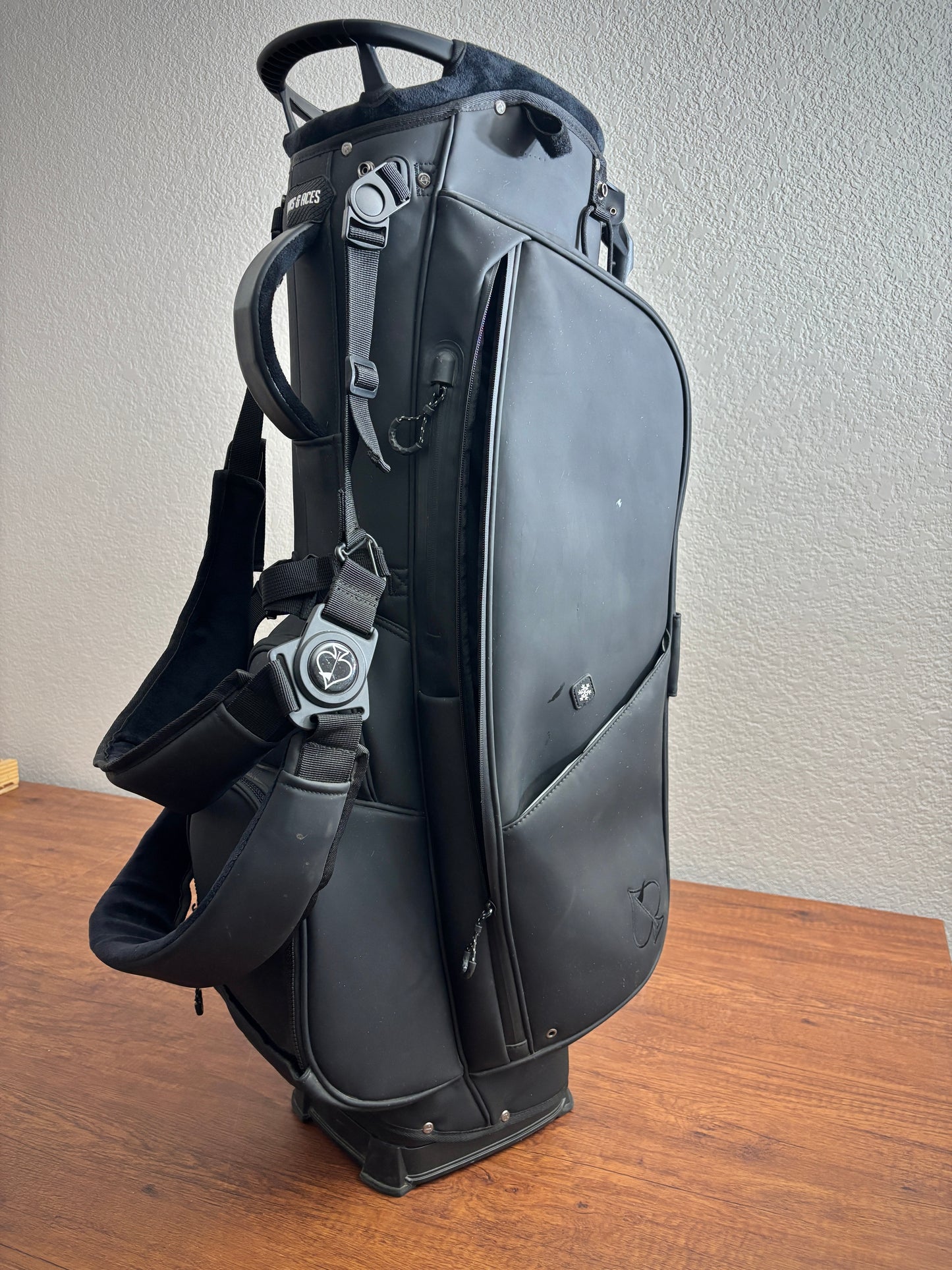 Pins & Aces Golf Stand Bag Black
