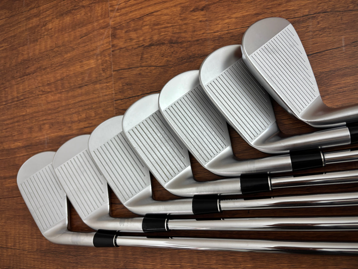 Srixon ZXi7 Iron Set 4-PW / Dynamic Gold S300 Stiff