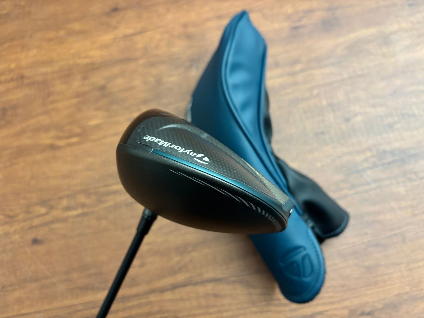 Taylormade Qi4D Driver 9* + headcover / X-Stiff