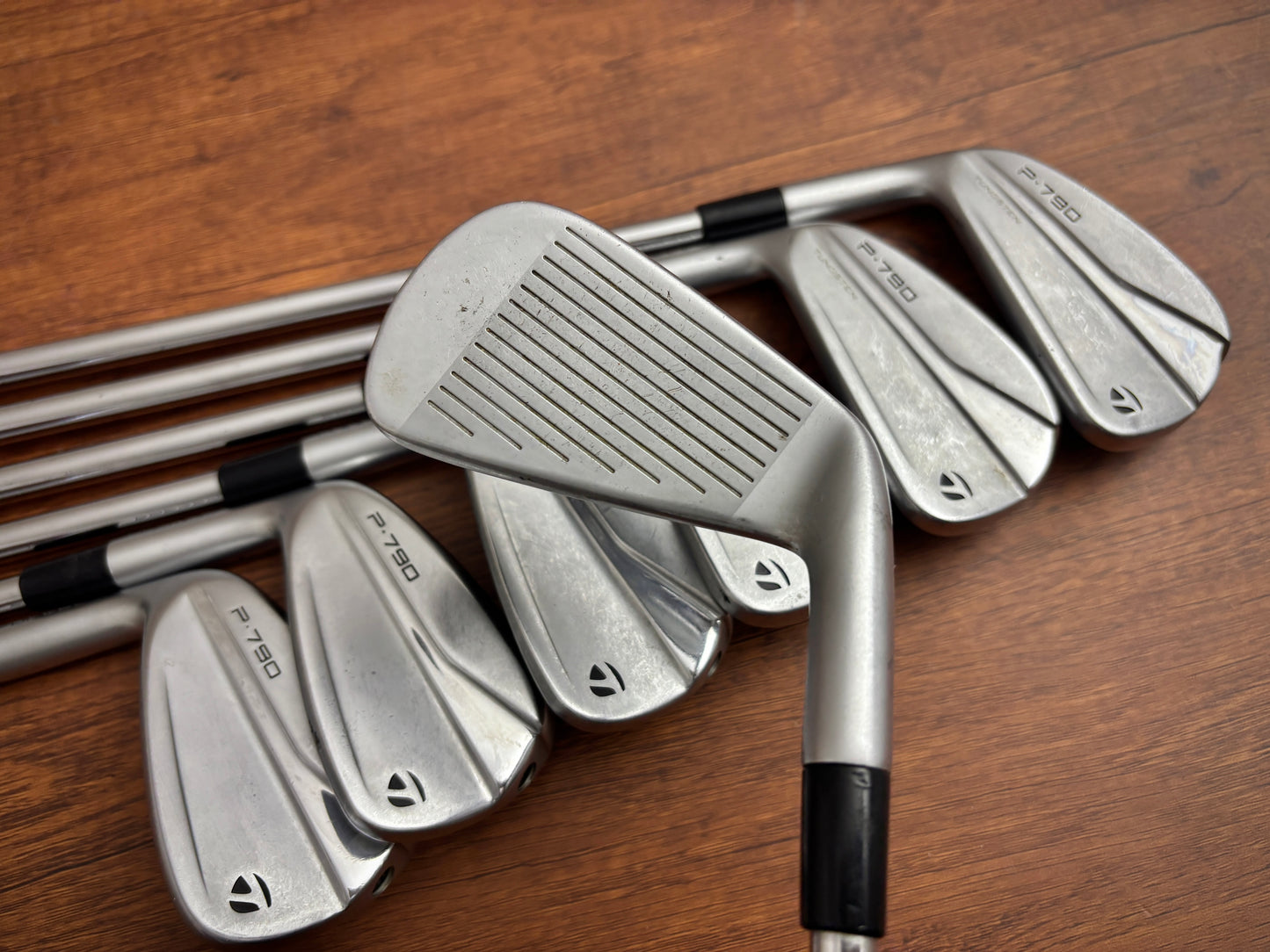 (Left-handed) +1" Taylormade P790 '21 Iron Set 4-PW / Project X LZ 6.0 Stiff