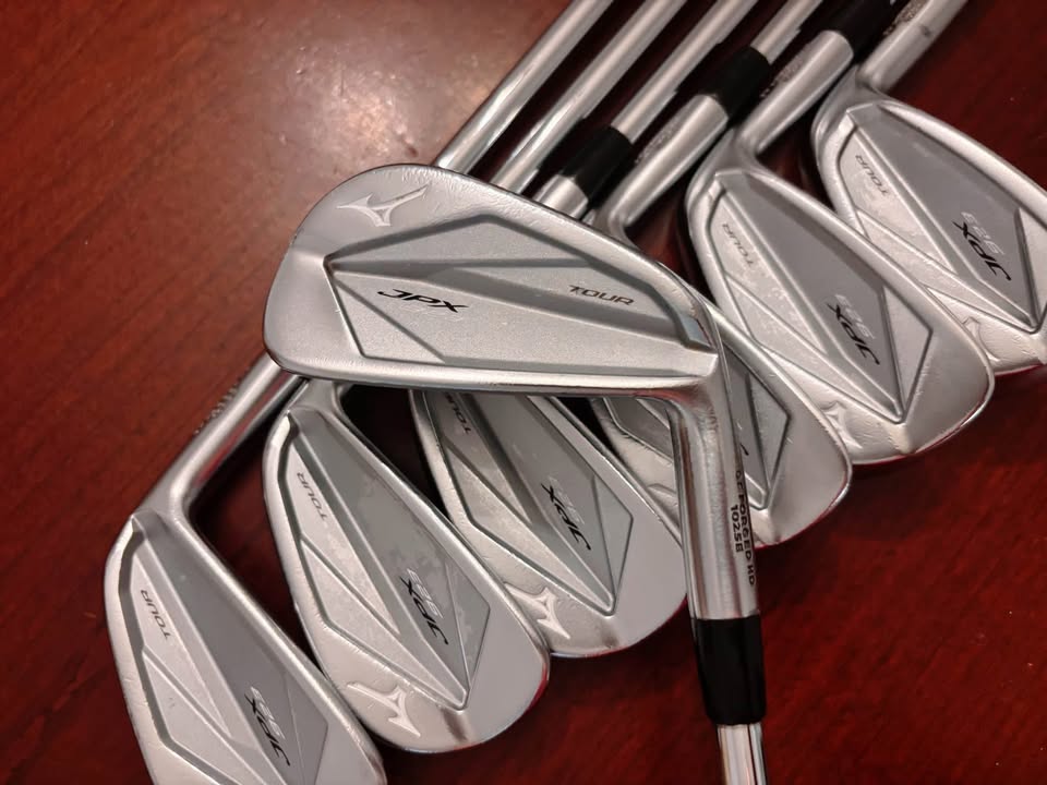 Mizuno JPX 923 Tour Iron Set 4-PW / Dynamic Gold X100 X-Stiff