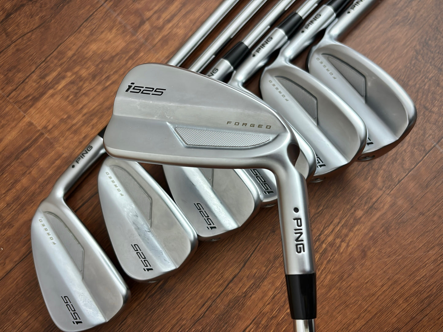 Ping i525 Iron Set 5-UW / KBS Tour Stiff