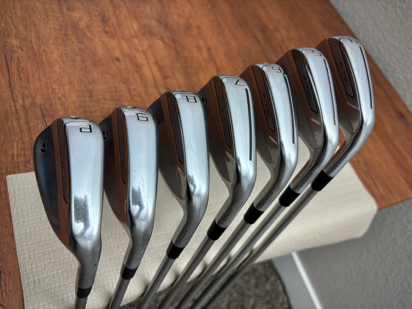 Taylormade P790 '19 Iron Set 4-PW / KBS Tour C-Taper Lite 115 X-Stiff