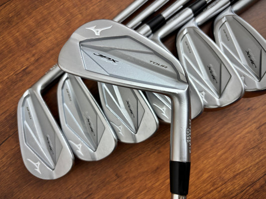 Mizuno JPX 923 Tour Iron Set 4-PW / Dynamic Gold S300 Stiff