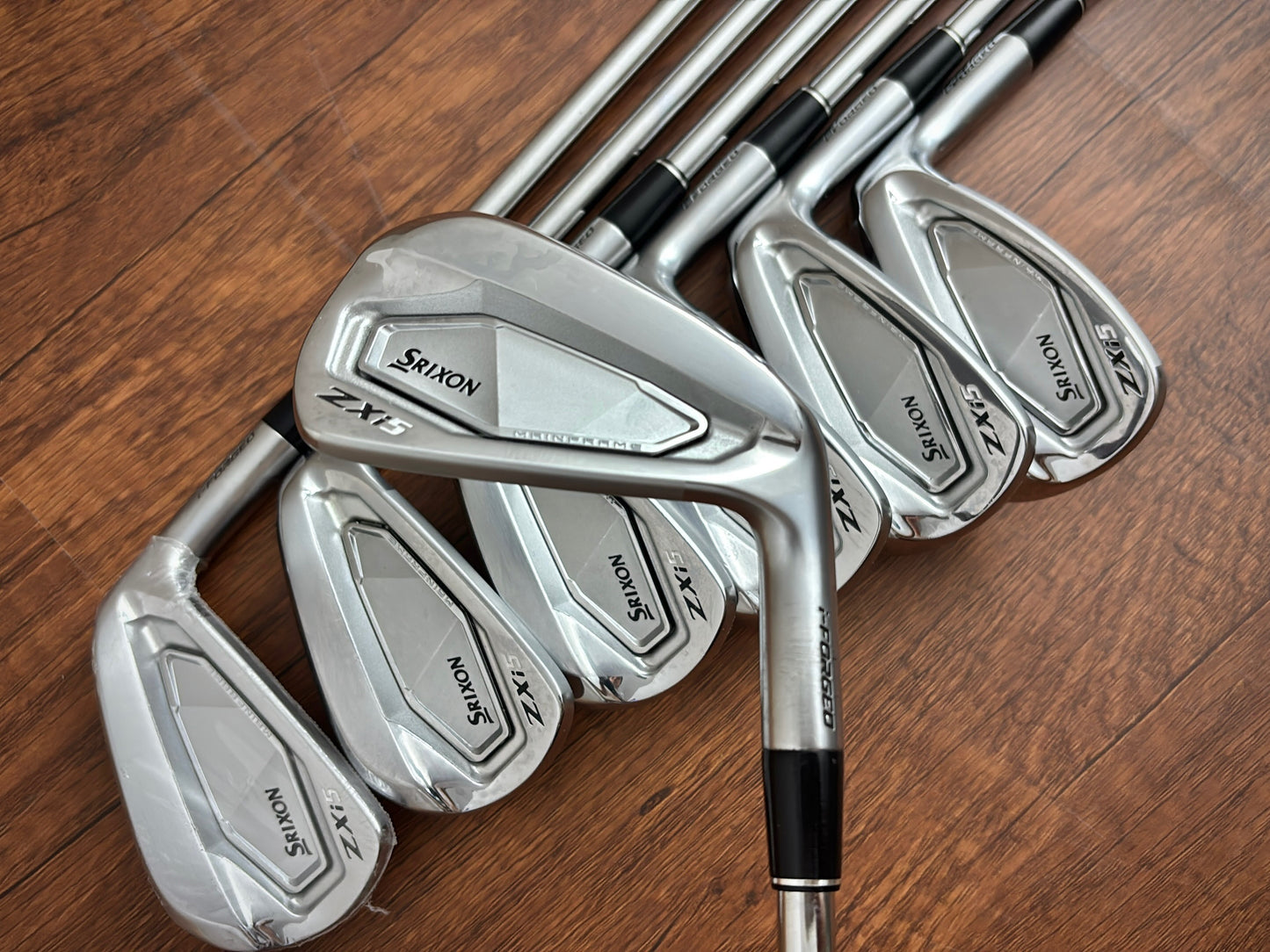 *MINT* Srixon ZXi5 Iron Set 5-AW / Dynamic Gold S300 Stiff
