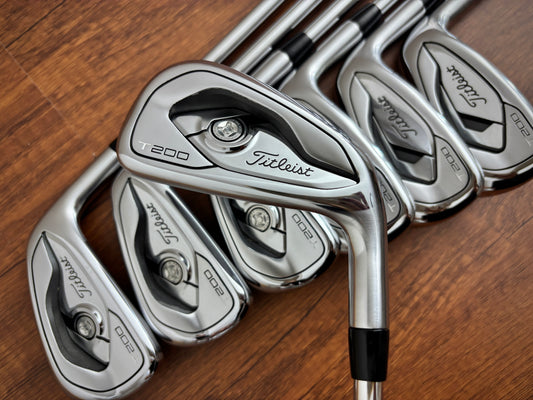 Titleist T200 Iron Set 4-PW / Dynamic Gold X-Stiff