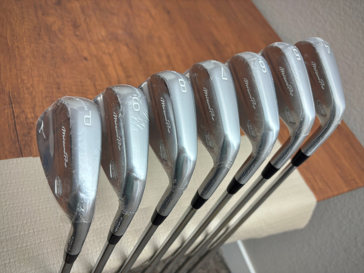 *NEW IN PLASTIC* Mizuno M-15 Iron Set 4-PW / True Temper AMT Silver Stiff