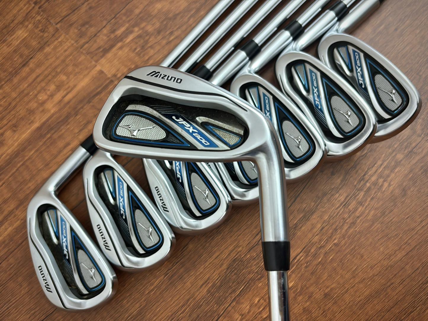 Mizuno JPX 800 Iron Set 4-GW / Dynamic Gold XP Regular Flex