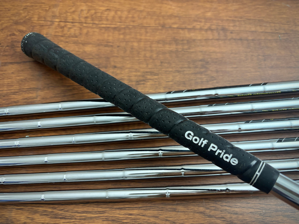 Titleist T200 ‘23 Iron Set 4-PW / Dynamic Gold S300 Stiff