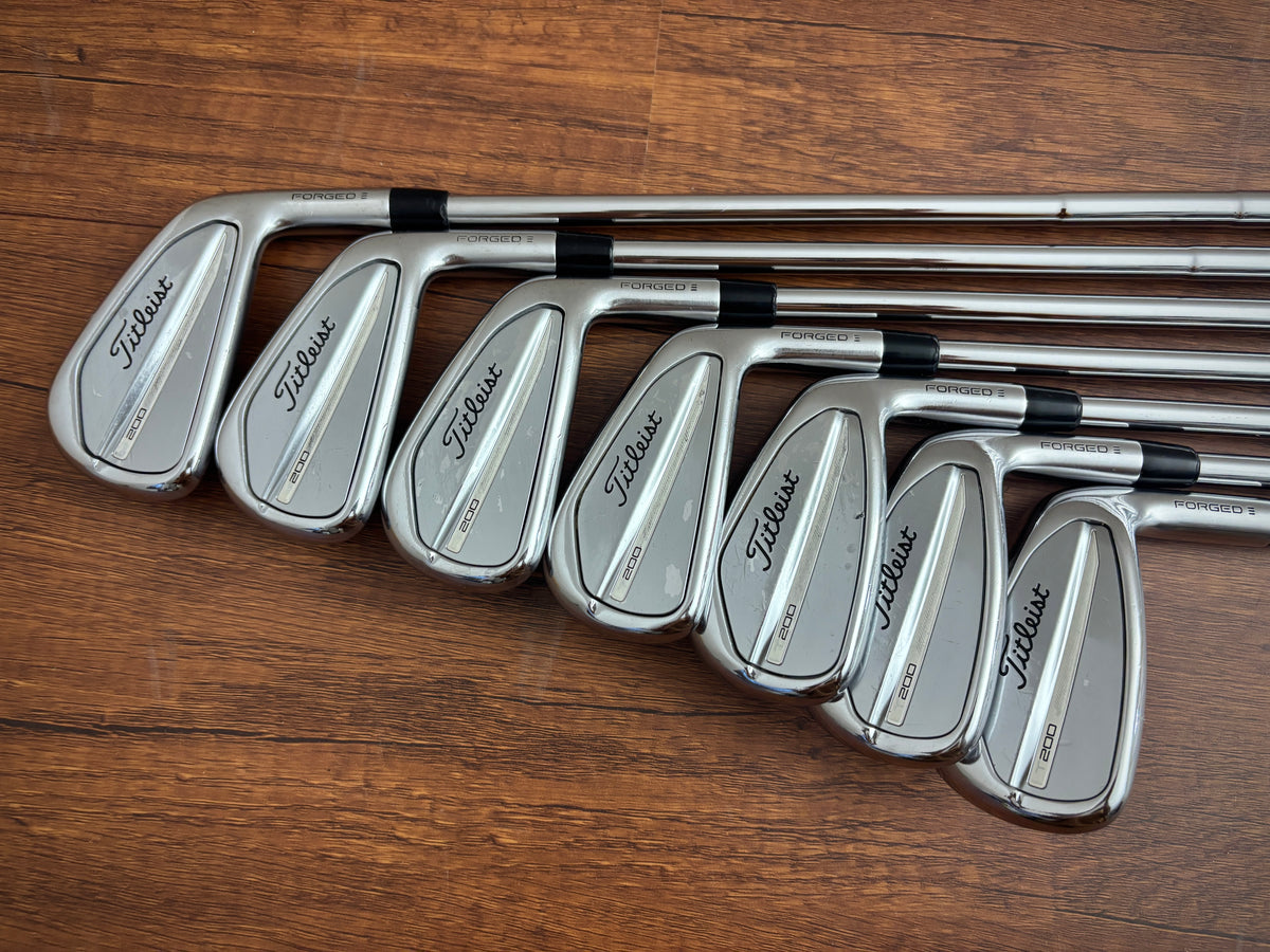Titleist T200 ‘23 Iron Set 4-PW / Dynamic Gold S300 Stiff