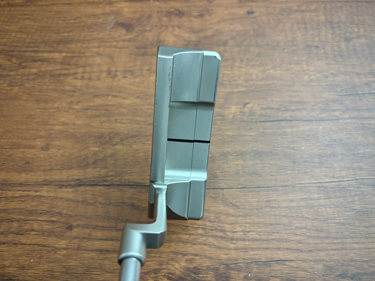 Titleist Scotty Cameron 1/500 Special Select Squareback 2 Putter 34"